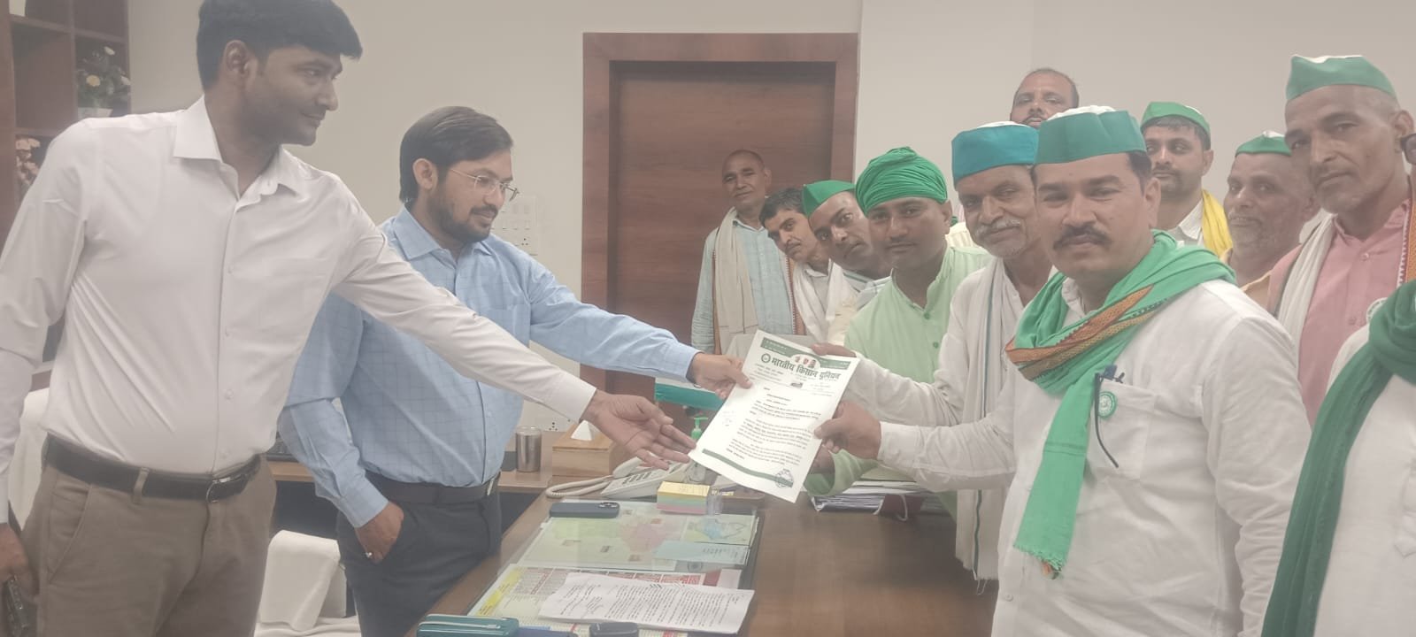 भारतीय किसान यूनियन ने विन्ध्य एक्सप्रेस-वे के लिए भूमि अधिग्रहण का किया विरोध, डीएम को सौंपा ज्ञापन