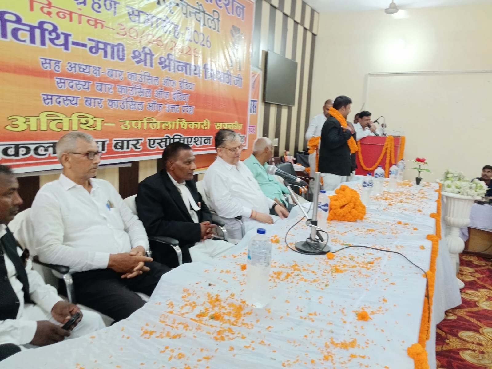 लंबे गतिरोध के बाद सकलडीहा बार एसोसिएशन को मिली नई कार्यकारिणी, पदाधिकारियों ने ली शपथ