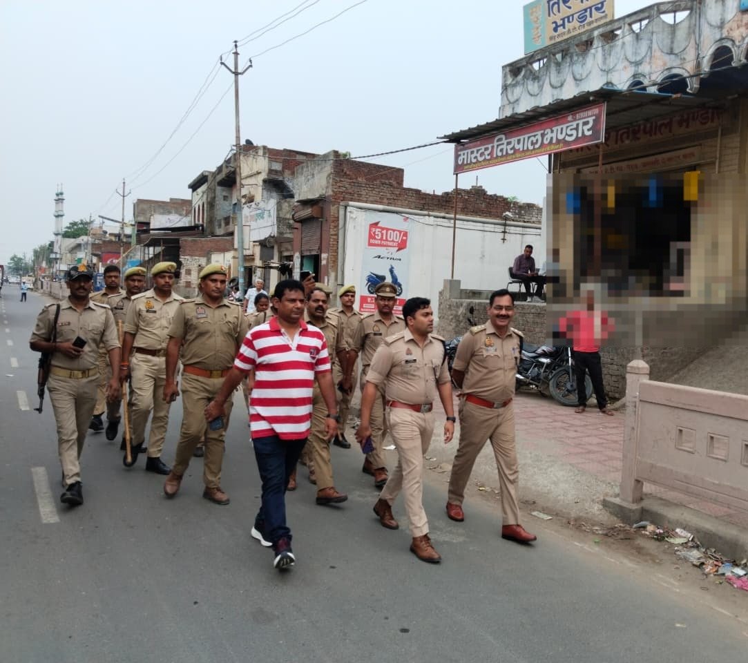 पीडीडीयू नगर व पड़ाव में पुलिस का पैदल गश्त, सुरक्षा व्यवस्था का लिया जायजा