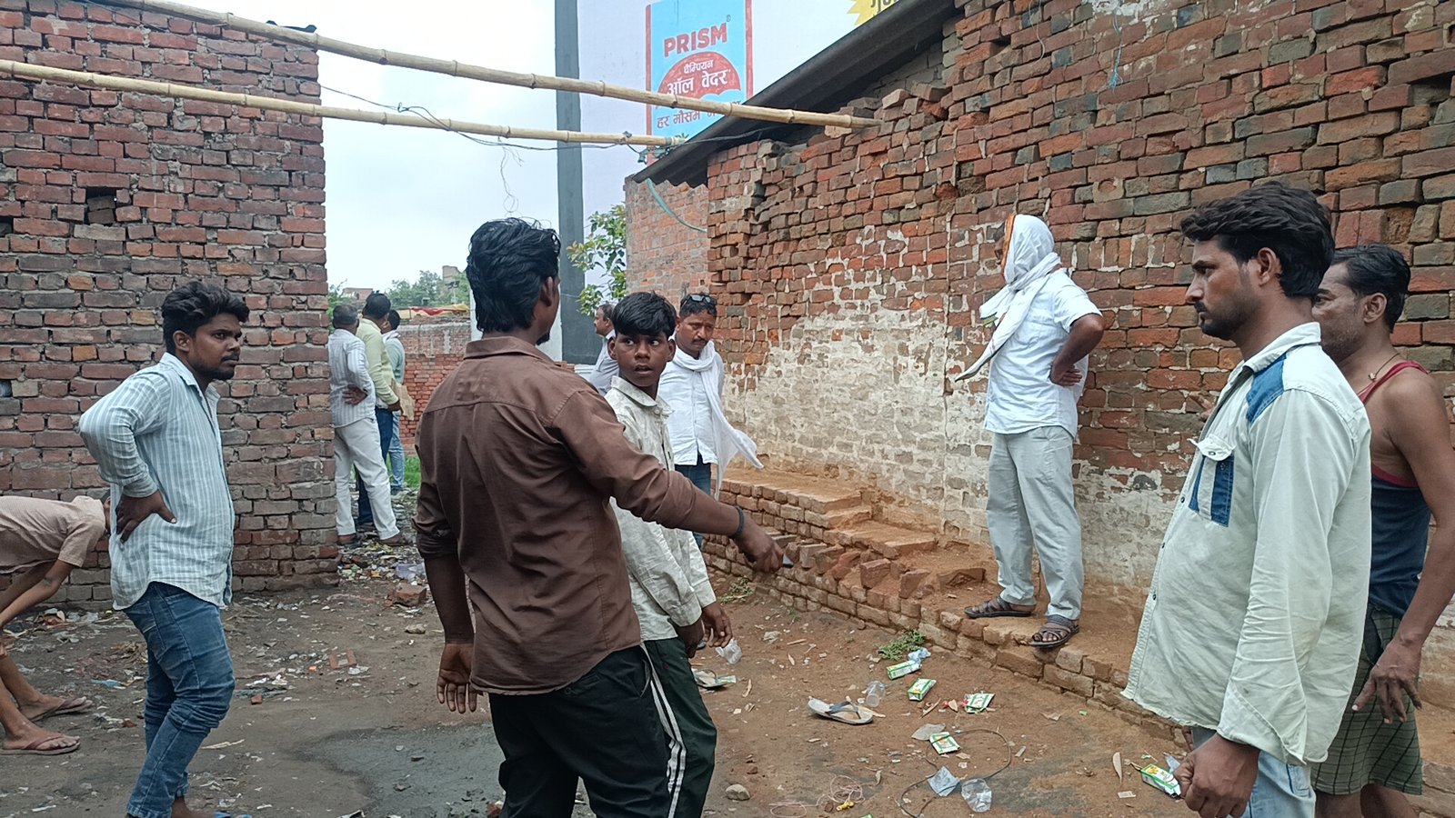 महावलपुर सड़क चौड़ीकरण : हाईकोर्ट के आदेश पर दो मकानों पर कार्रवाई की तैयारी, ग्रामीणों ने उठाए निष्पक्षता पर सवाल