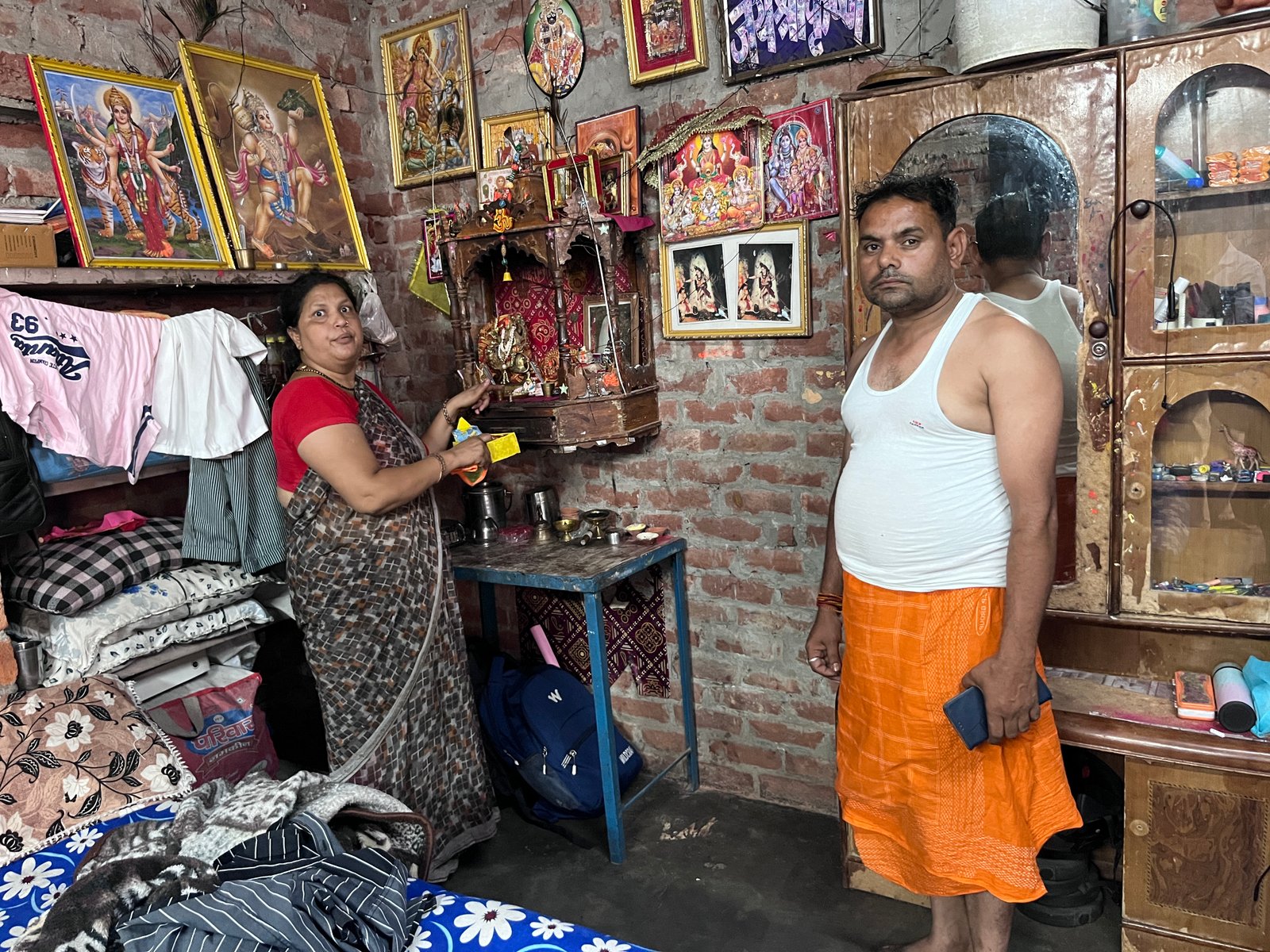 लोहता केराकतपुर सोनकर बस्ती में सुभाष के घर 50 हजार की चोरी जांच मे जुटी पुलिस