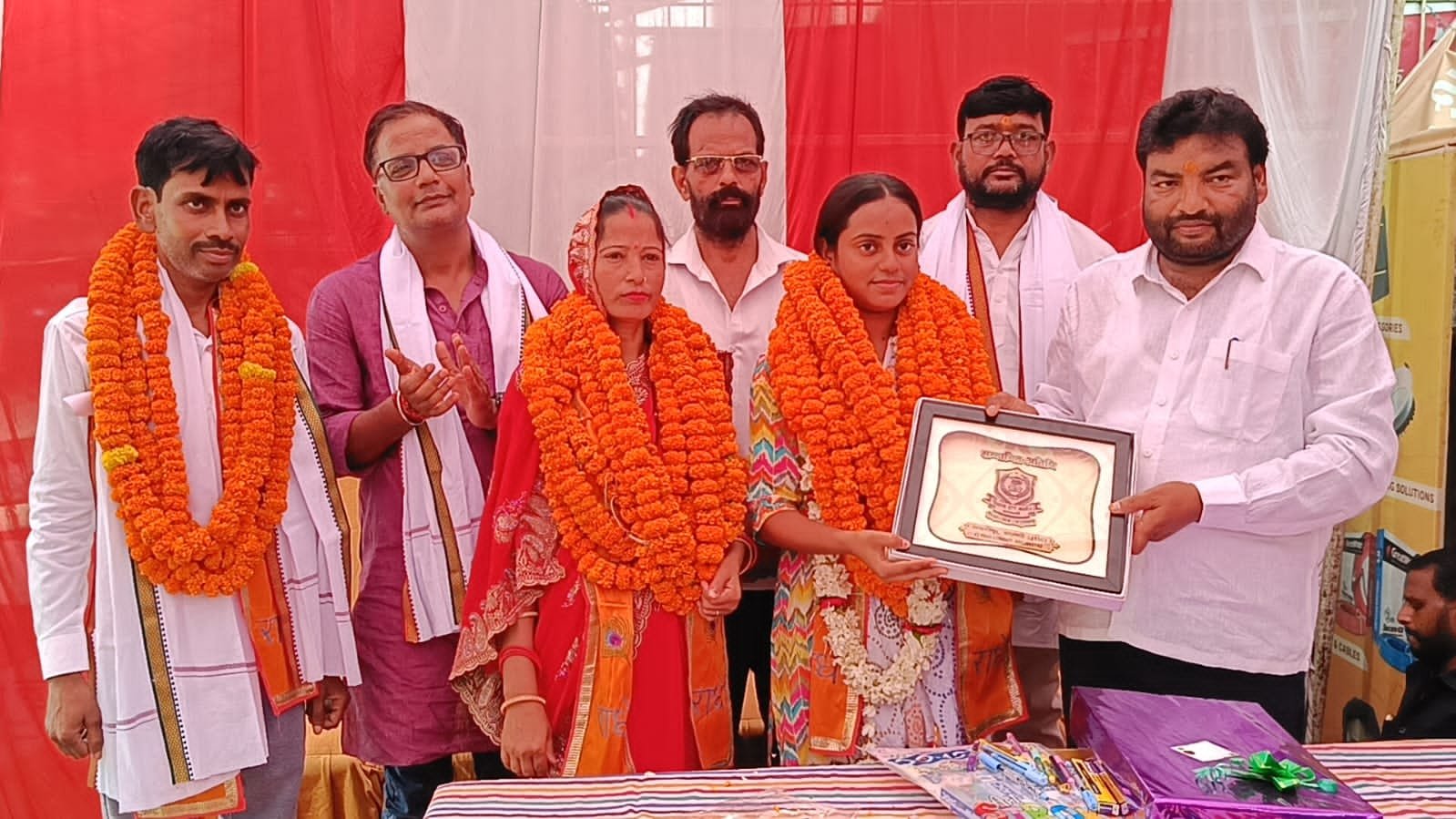 काशी के परमानंदपुर की होनहार बेटी मुस्कान पटेल ने हासिल की 21 लाख 20 हजार की स्कॉलरशिप