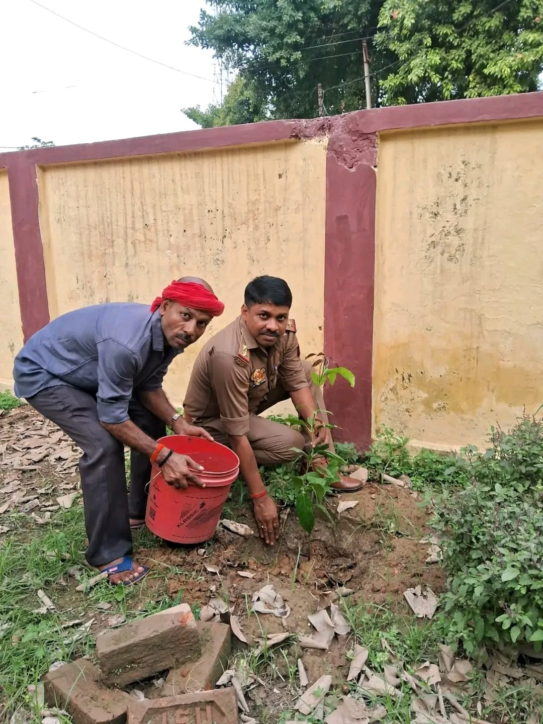नोनहरा थाना परिसर में पौधरोपण, पर्यावरण संरक्षण का दिया गया जनसंदेश