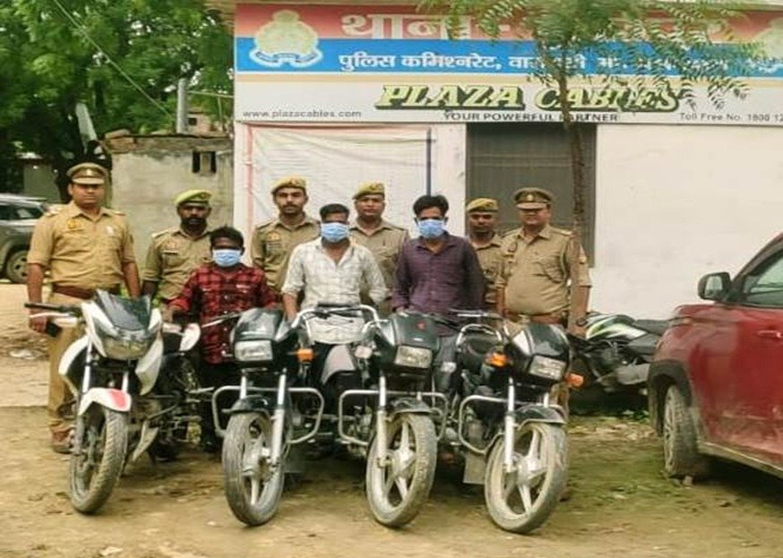 ऑपरेशन चक्रव्यूह में फूलपुर पुलिस को बड़ी सफलता, चोरी की 4 बाइक समेत तीन शातिर वाहन चोर गिरफ्तार