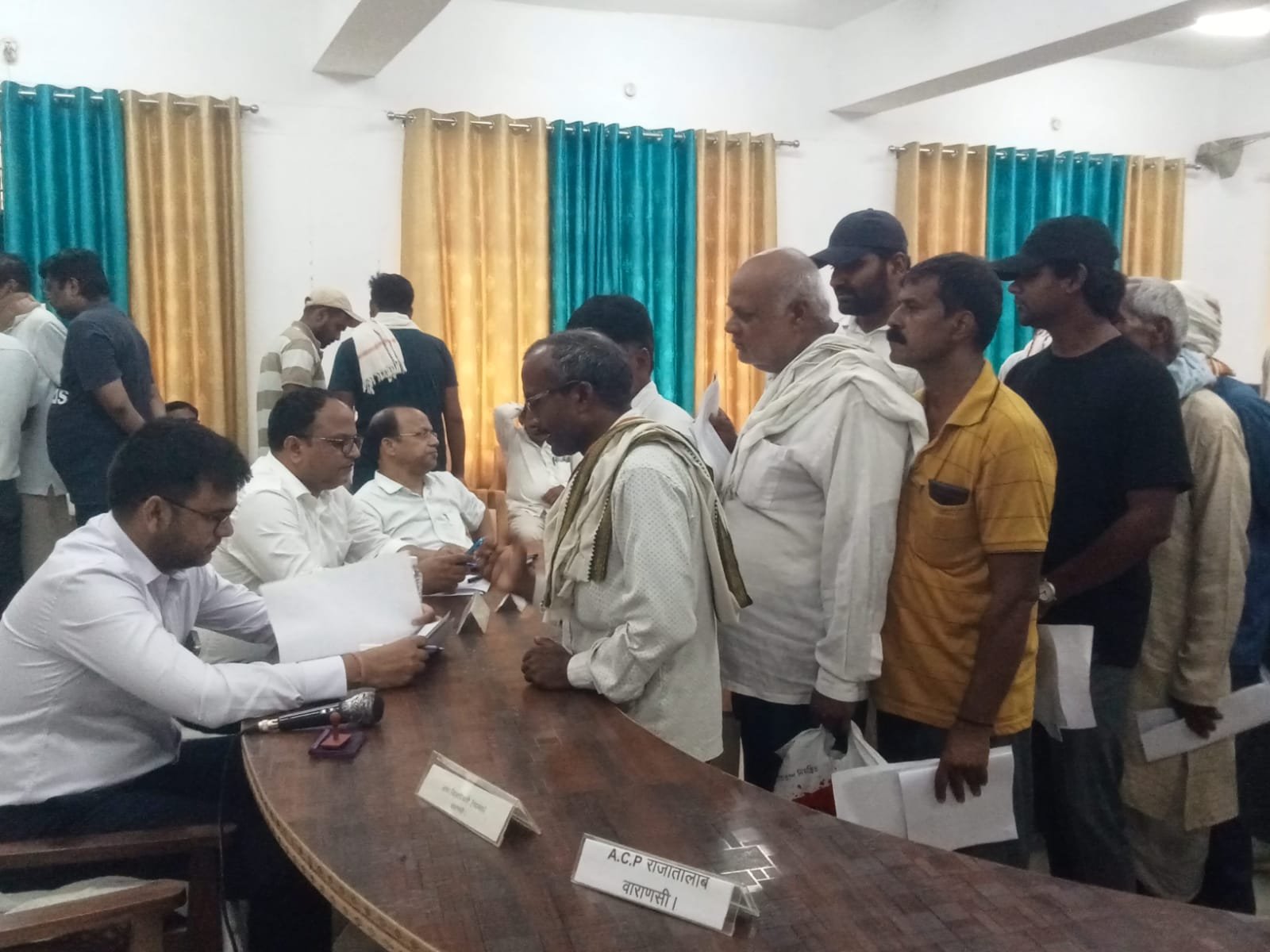 सम्पूर्ण समाधान दिवस में 260 शिकायतें, मौके पर सिर्फ 12 का निस्तारण
