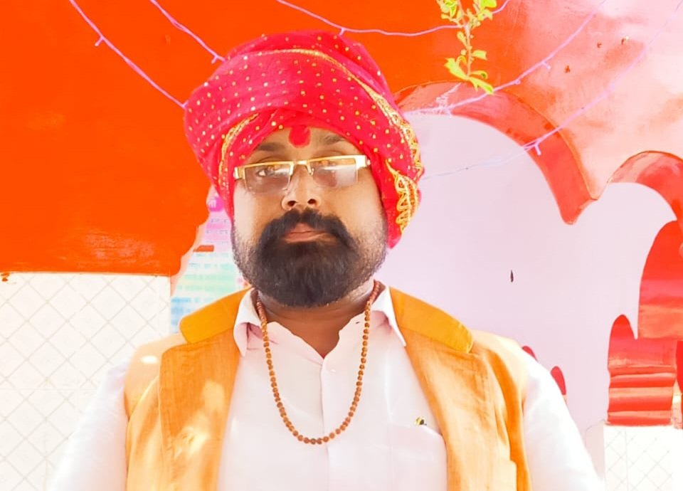 काशी की सांस्कृतिक धरोहर में गुरु को भगवान का दर्जा, शिक्षा-संस्कार के प्रदाताओं को कृतज्ञता ज्ञापित, जितेंद्र पाण्डेय