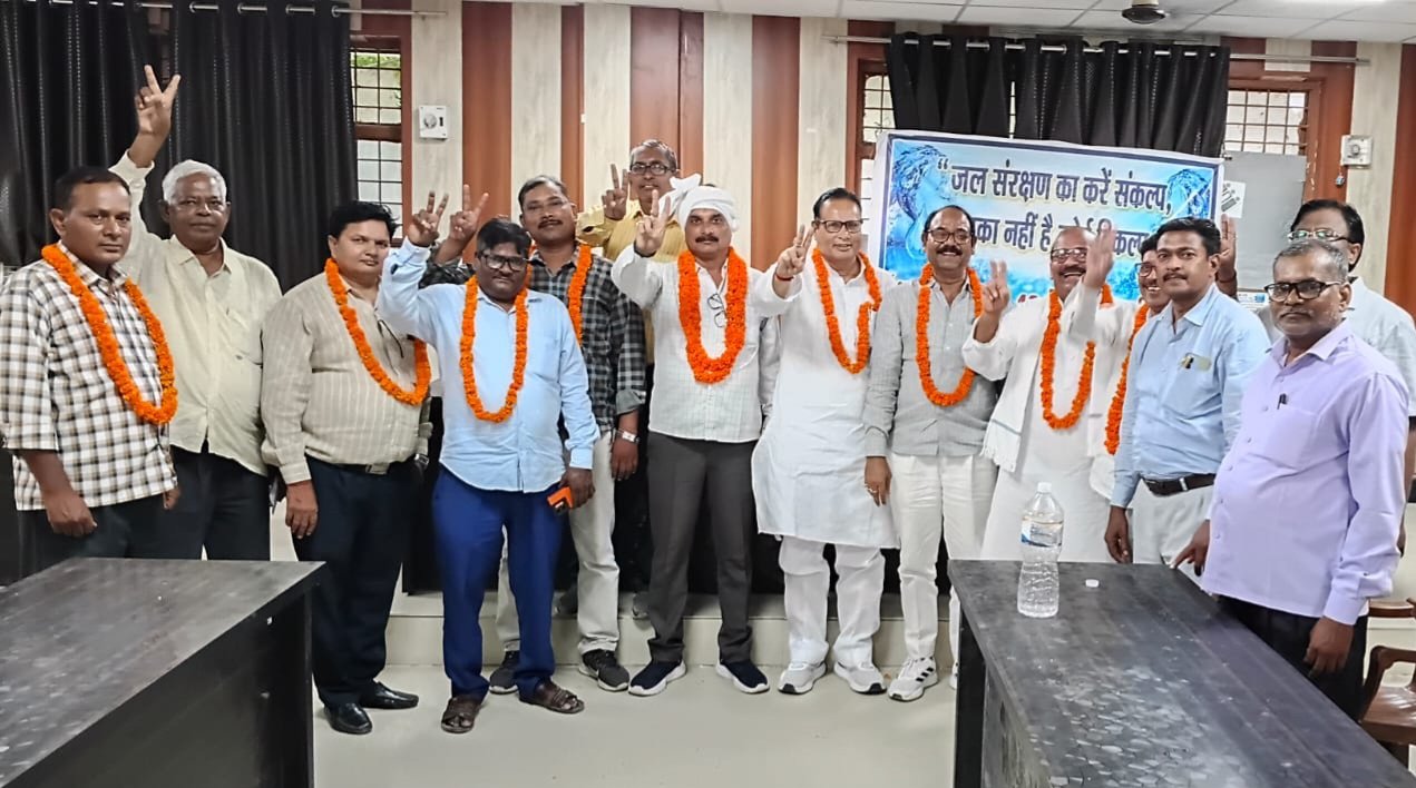 राजस्व संग्रह अमीन संघ वाराणसी ट्रांसफर के बाद तीनों तहसील इकाइयां भंग
