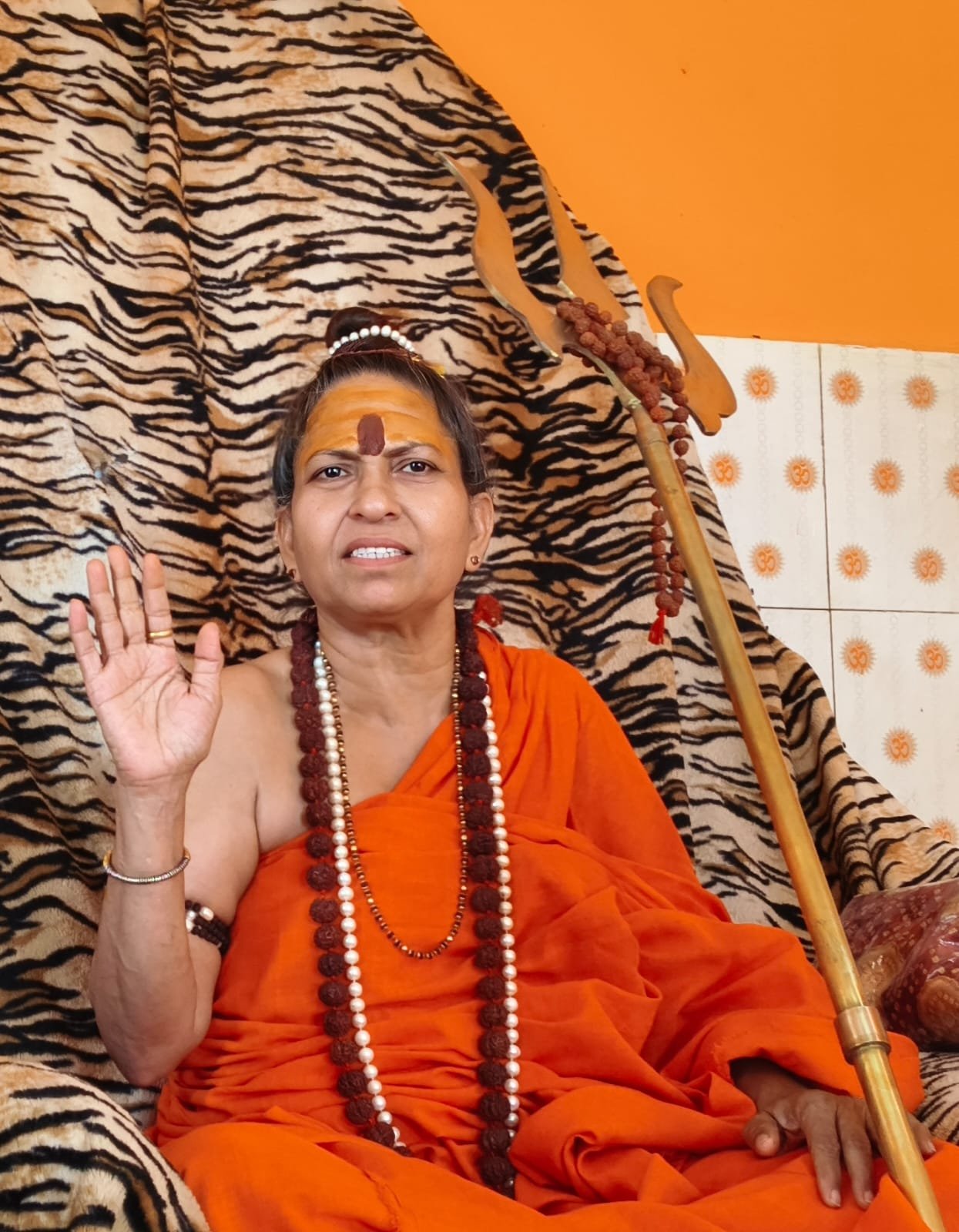 नारी के बिना शिव अधूरे, फिर शंकराचार्य पद पर महिलाओं को अधिकार क्यों नहीं?