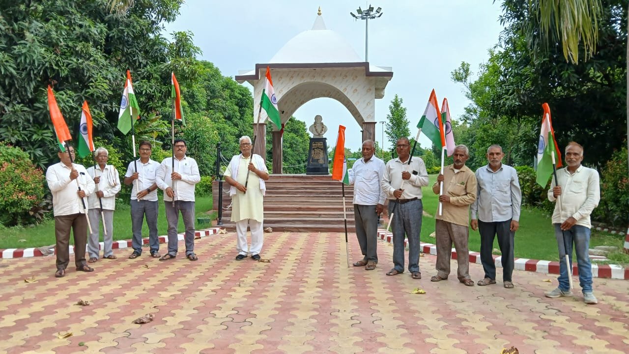 रामगढ़ में निकली तिरंगा यात्रा, विद्यार्थियों ने दिया राष्ट्र एकता का संदेश