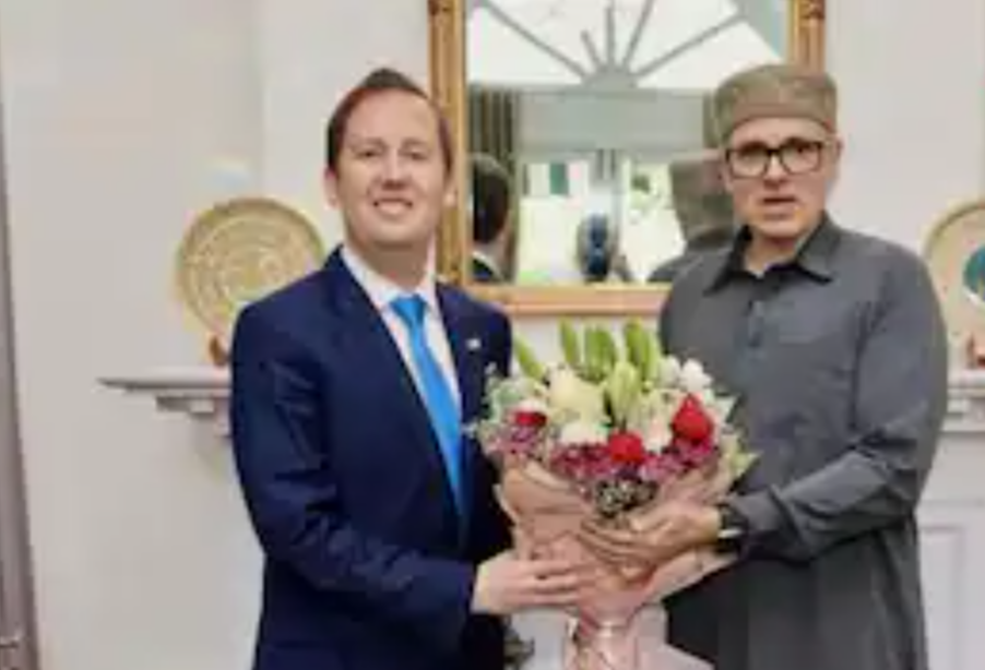 उमर अब्दुल्ला से मिले अमेरिकी राजदूत सर्जियो गोर, बोले- जम्मू-कश्मीर भारत का अहम हिस्सा