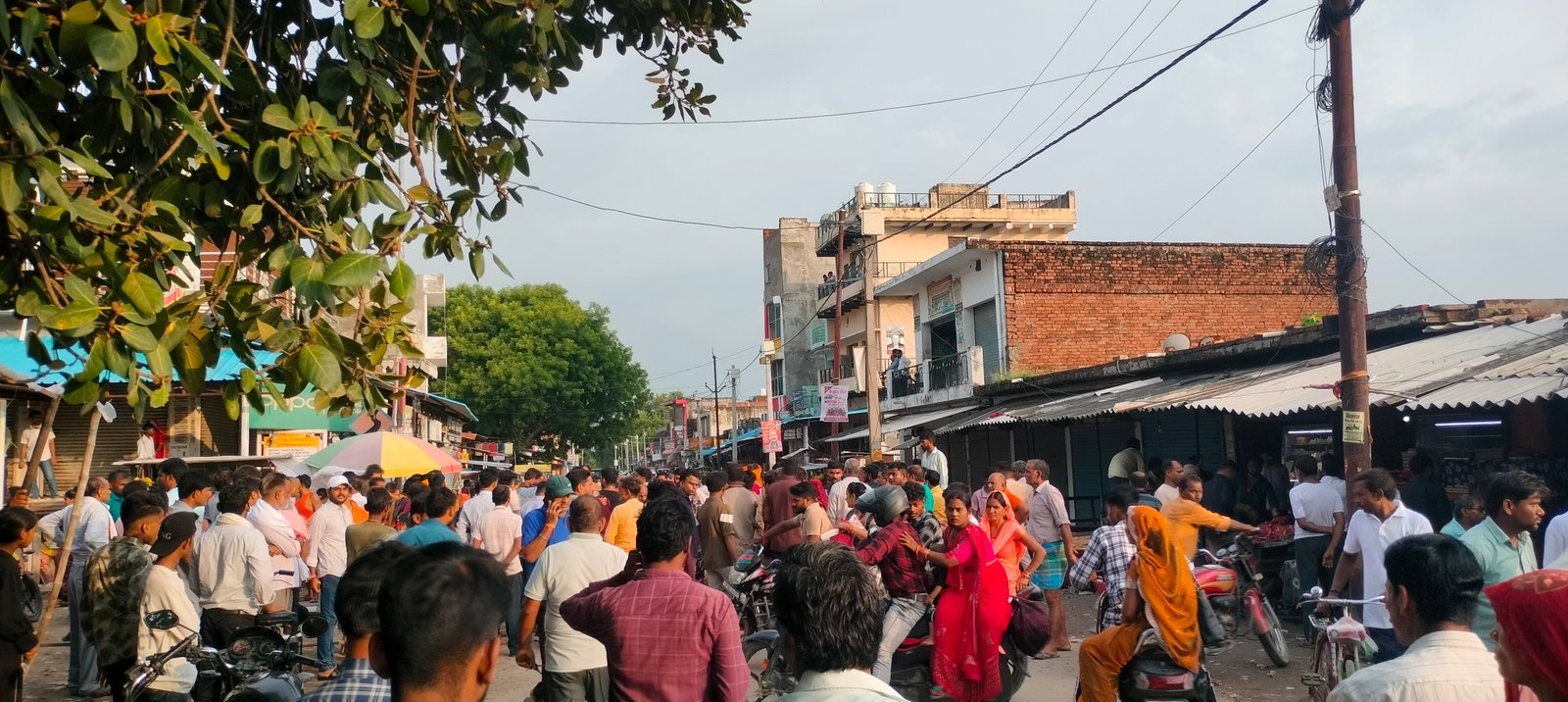 सोनार का तारा में भीषण सड़क हादसा, बाइक सवार की मौत, लोगों ने किया चक्का जाम