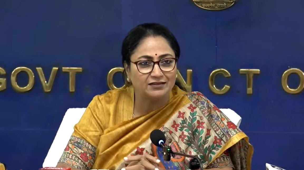 Delhi Solar Policy: 400 यूनिट तक बिजली इस्तेमाल करने वालों के घर मुफ्त लगेगा 3 KW सोलर पैनल, सरकार देगी ₹9,500 प्रोत्साहन
