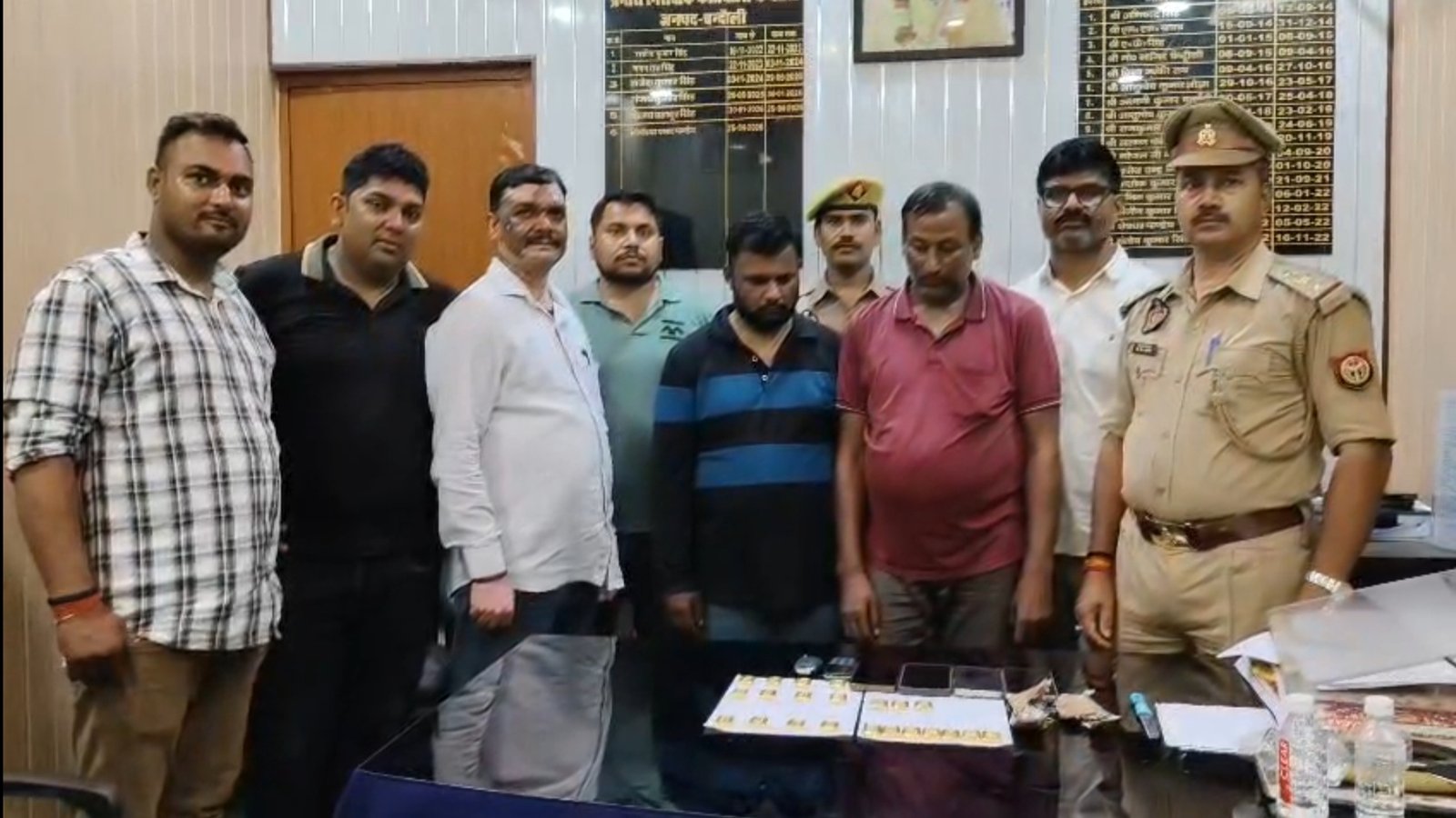 गाड़ी के गियर बॉक्स के निचे छीपाया था खजाना, दो तस्कर गिरफ्तार