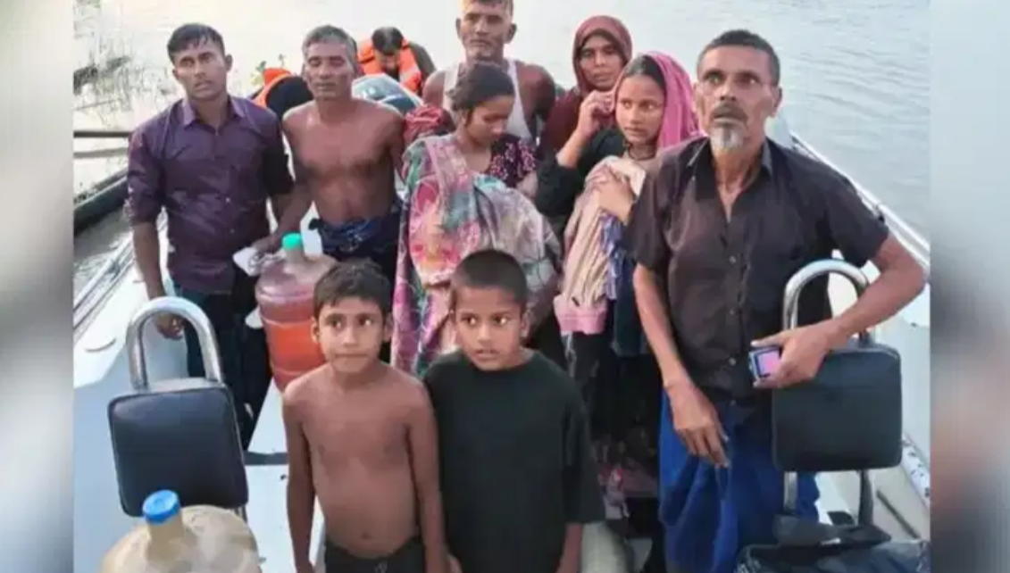 गंगा नदी में नाव पलटी, BSF ने 10 बांग्लादेशी नागरिकों को बचाया