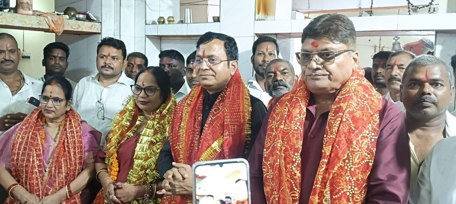 विकास की रफ्तार बढ़ाने पर मंथन, चहनिया ब्लॉक प्रमुख ने भदोही सांसद का किया स्वागत